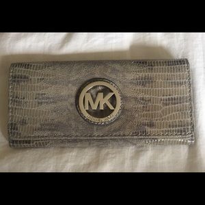 michael kors wallet
